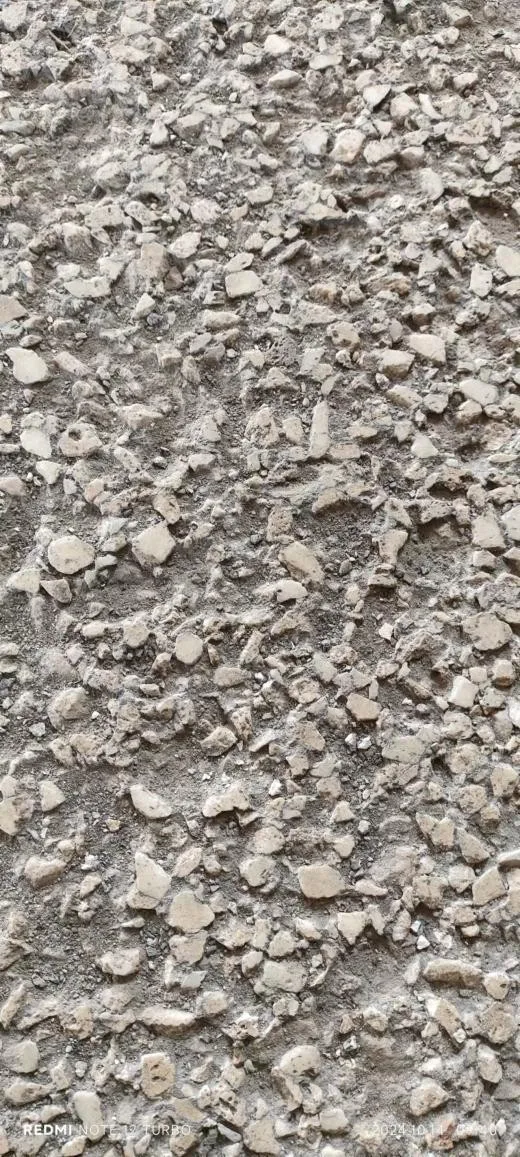 图3卤碱车间整体地坪的腐蚀情况